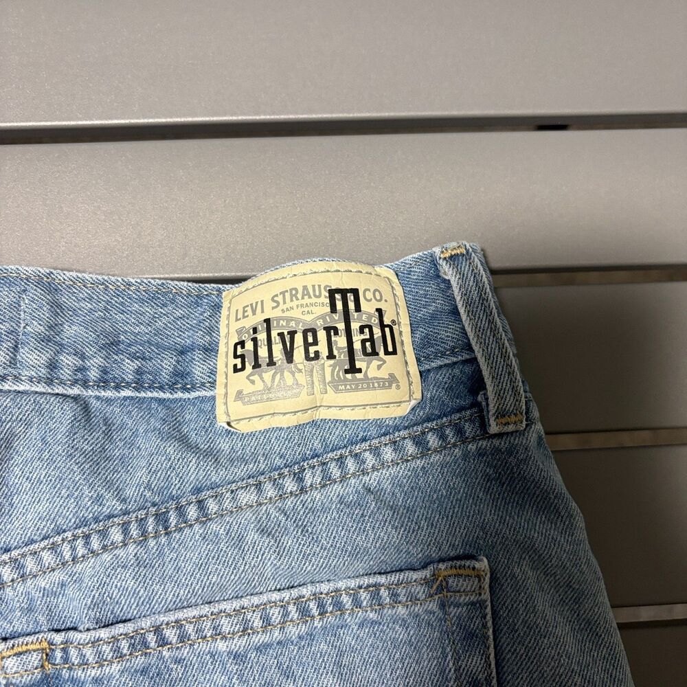 Levi's Silver Tab Jean shorts Womens Size 29 Cut Off Summer - Picture 5 of 10